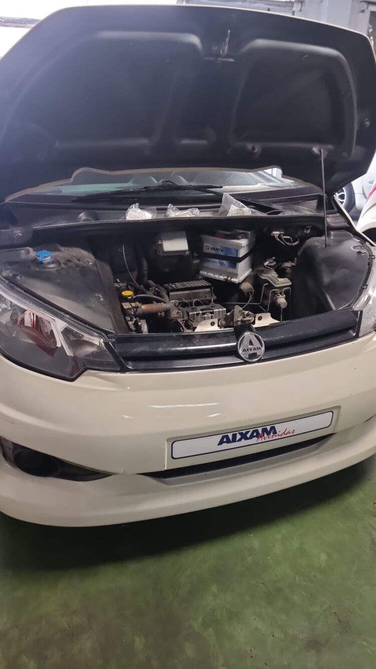 ¿Qué mirar antes de comprar un coche sin carnet de segunda mano?