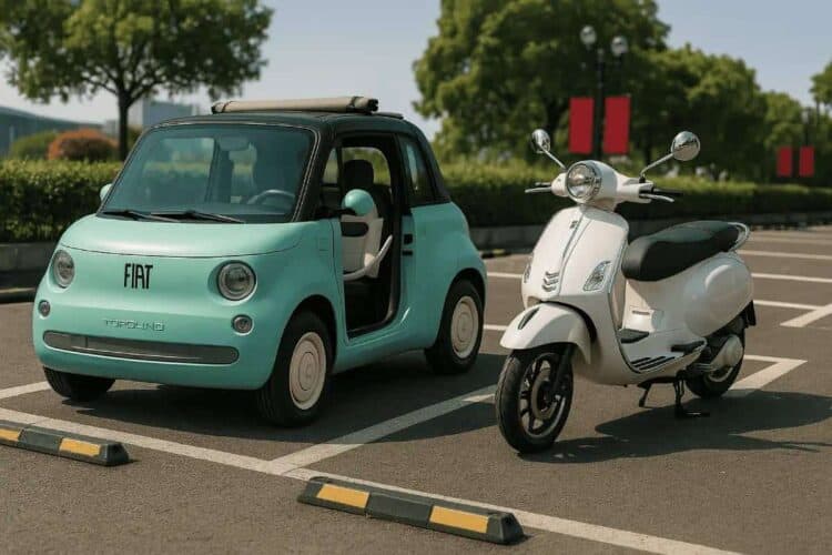 El Fiat Topolino y Vespa aparcados