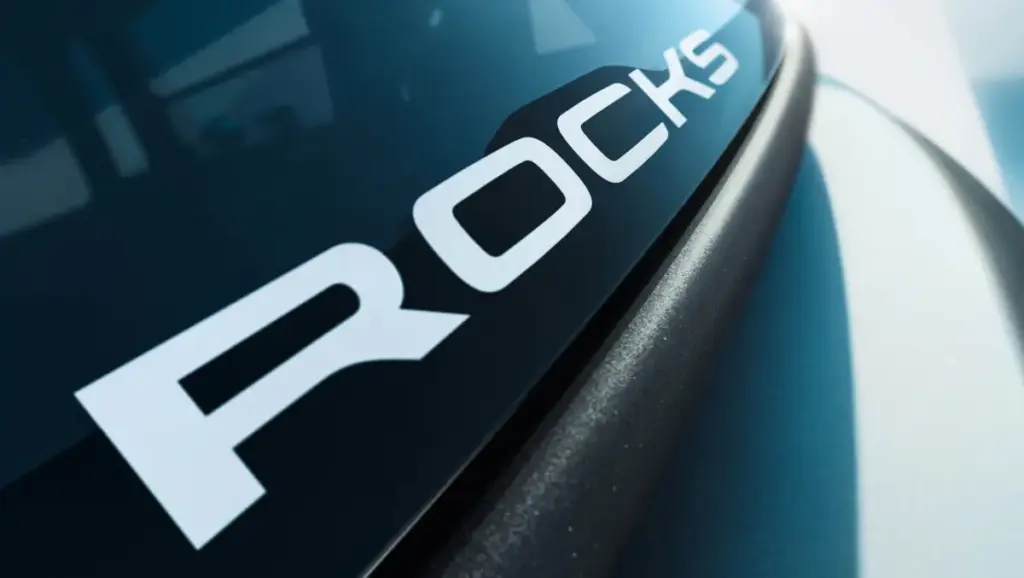 logo parte trasera Opel Rocks