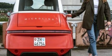 Microlino microcoche eléctrico multado en Alemania