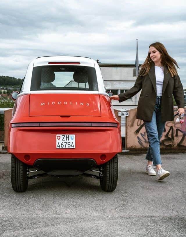 Microlino microcoche eléctrico multado en Alemania