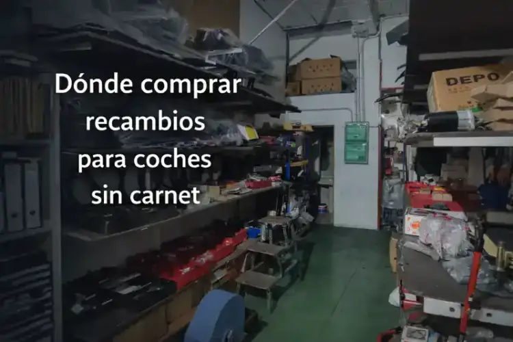 fotografia real de un almacen de recambios para coches sin carnet con estanterias llenas de piezas y repuestos