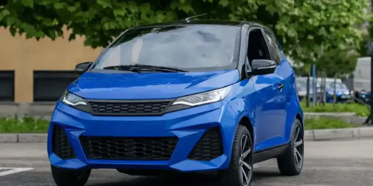 coche sin carnet azul circulando en entorno urbano en España recreacion generada por inteligencia artificial